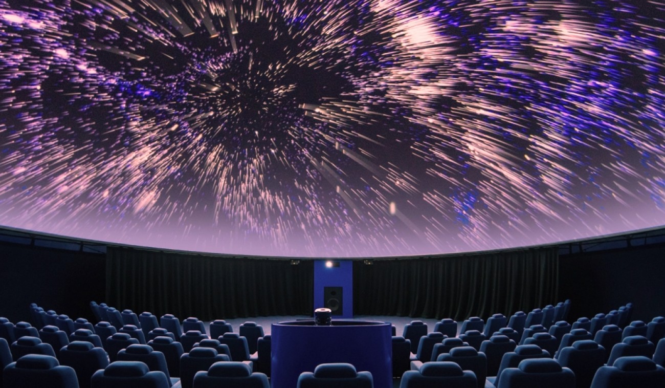 Сферический кинотеатр для двоих