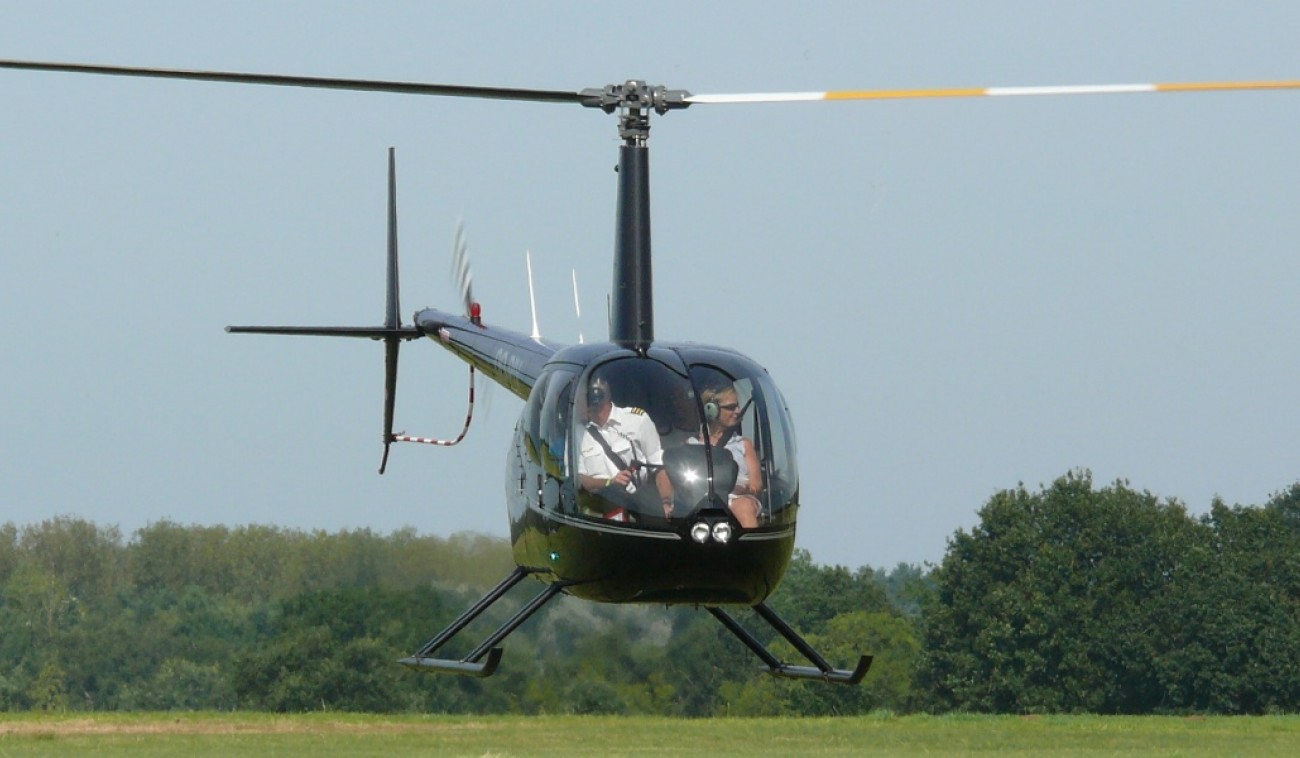 Пілотування вертольота Robinson R44 над Києвом 15-хвилин