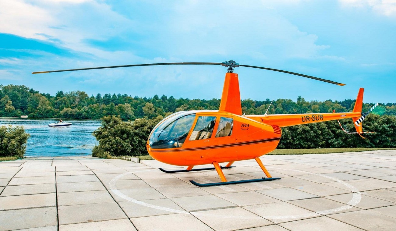 Полет на вертолете Robinson R44 над Киевом для троих 15-минут
