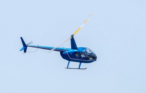 Фото, Обзорный полет на вертолете Robinson R44 над Киевом для троих 18-минут
